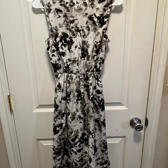 Apt. 9 NEW Ruffle Faux Wrap Sleeveless Floral TieDye Dress Gray White Black Sz S - Picture 5 of 6